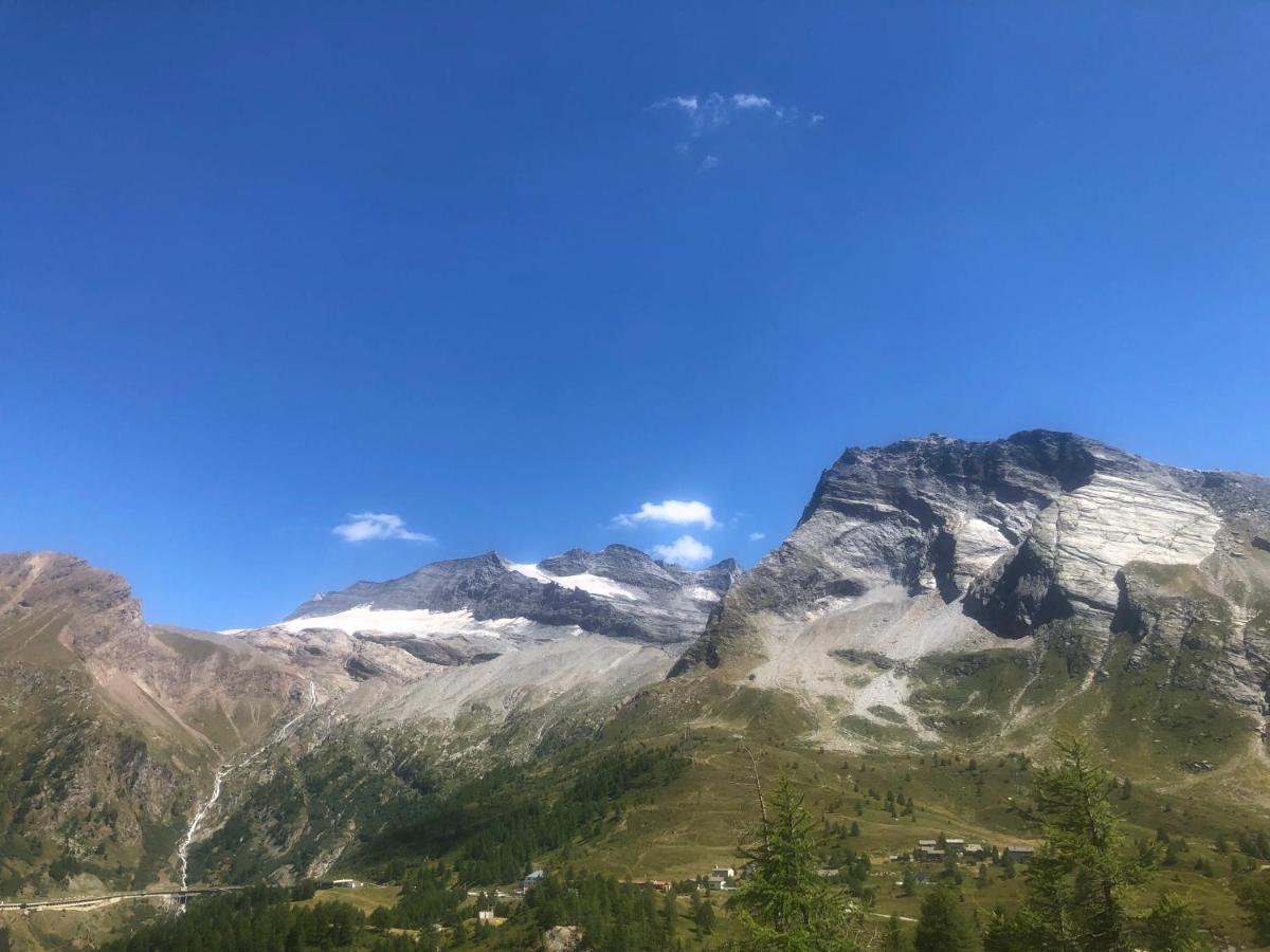 Giuditta Freecarpark&Garden Domodossola Luaran gambar